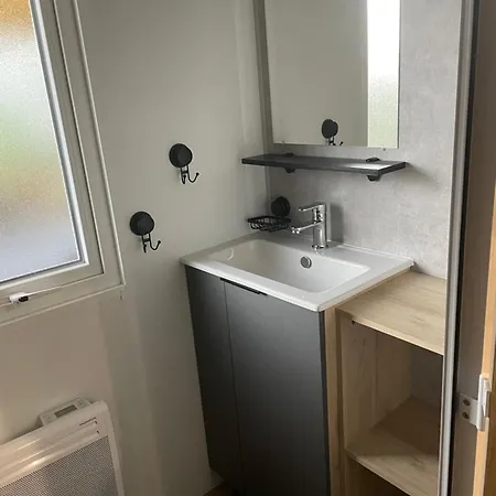 Mobile-home 6-8 Personnes Les Viviers Kemping *