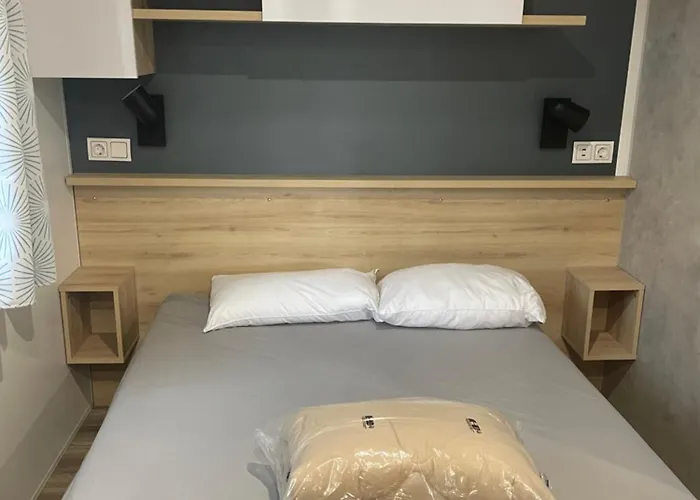 Camping Mobile-home 6-8 Personnes Les Viviers *