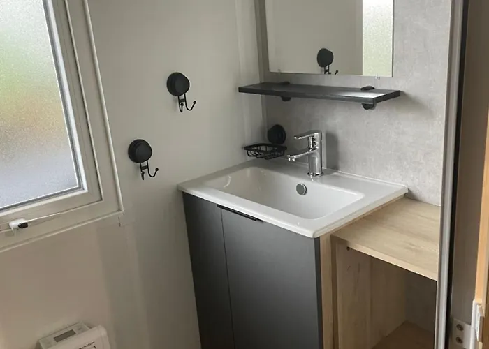 Mobile-home 6-8 Personnes Les Viviers Camping *